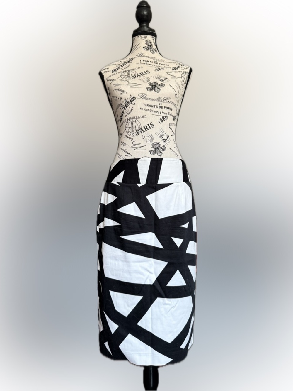 Black & White Geometric Pencil Skirt